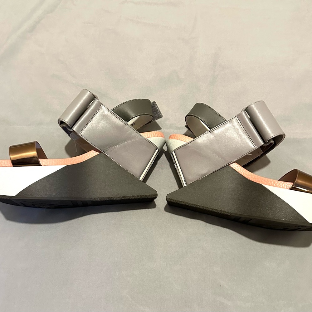 Stylish Gray and Pink Women's Wedge Sandals United Nude - Picture 2 of 11